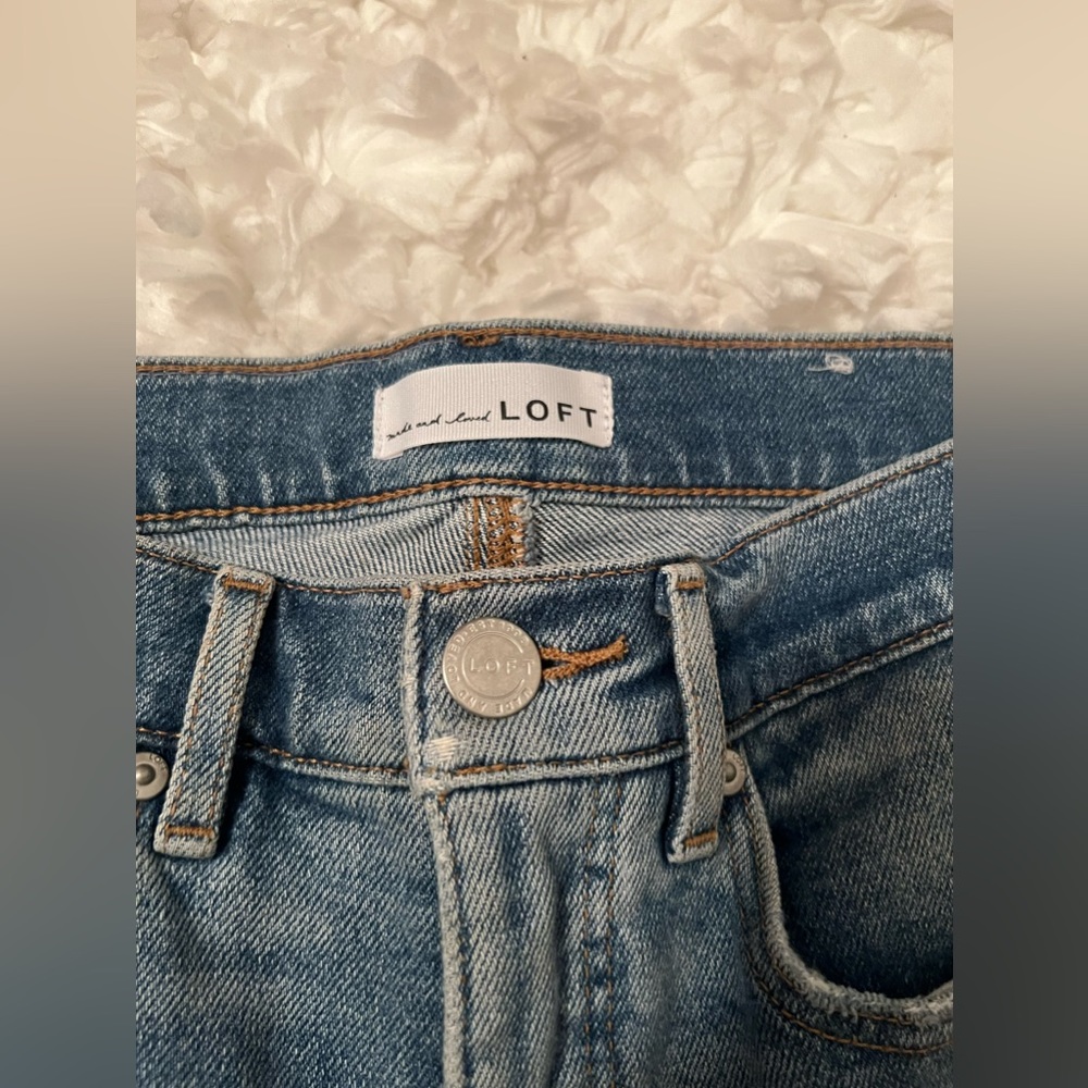 Loft Jeans Distressed‎ Light Wash Skinny Women’s Jeans Sz 26 Inseam 27” - Picture 4 of 8